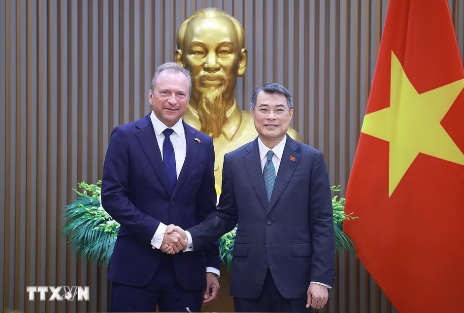 Thủ tướng Lê Minh Hưng tiếp Bộ trưởng Tài chính Luxembourg